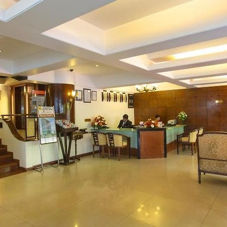 Ramee Guesline Hotel, Dadar Mumbai Exteriör bild
