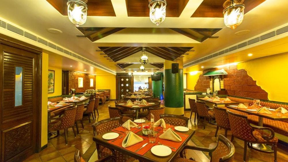 Ramee Guesline Hotel, Dadar Mumbai Exteriör bild