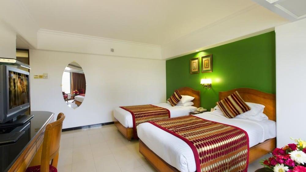 Ramee Guesline Hotel, Dadar Mumbai Exteriör bild